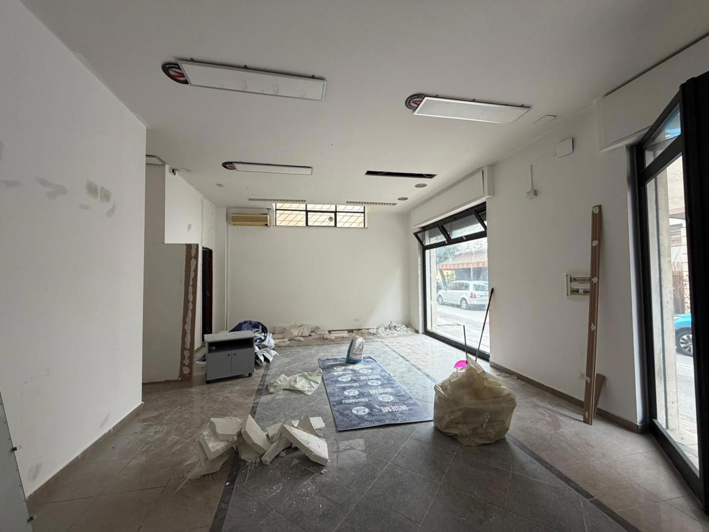 Negozio in affitto a Cassino