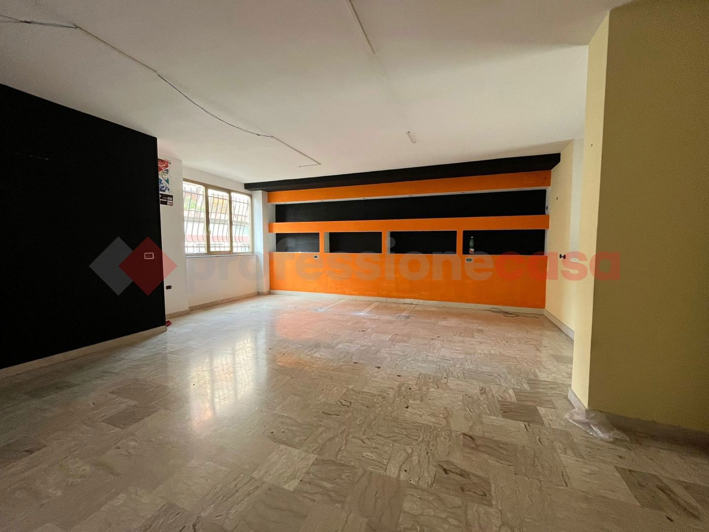 Negozio in affitto a Cassino