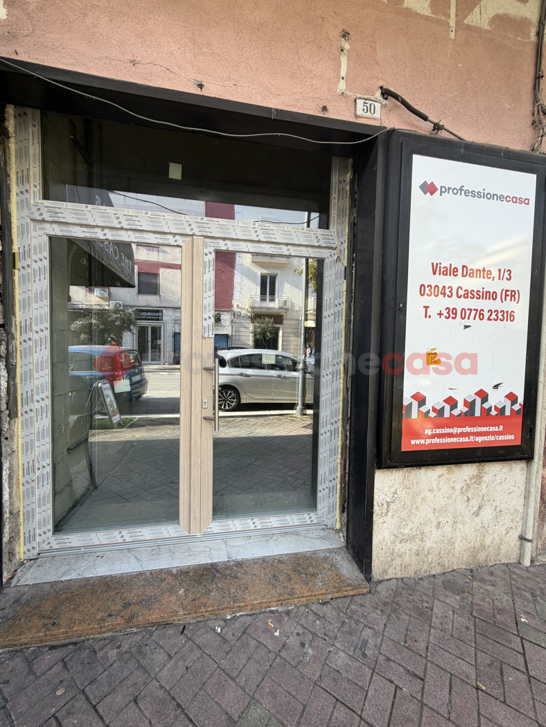 Negozio in affitto a Cassino