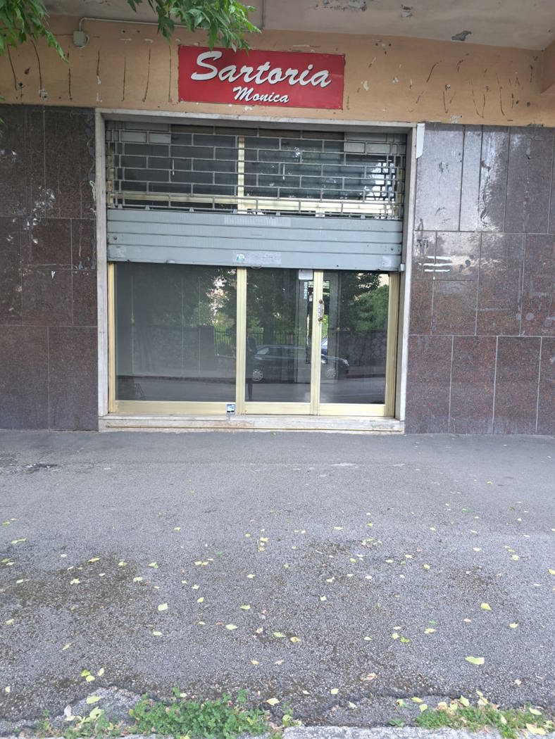 Negozio in affitto a Cassino