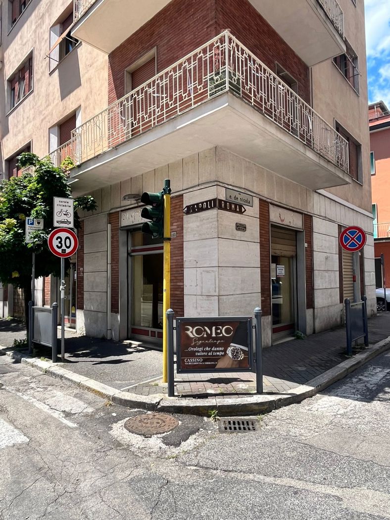 Negozio in affitto a Cassino