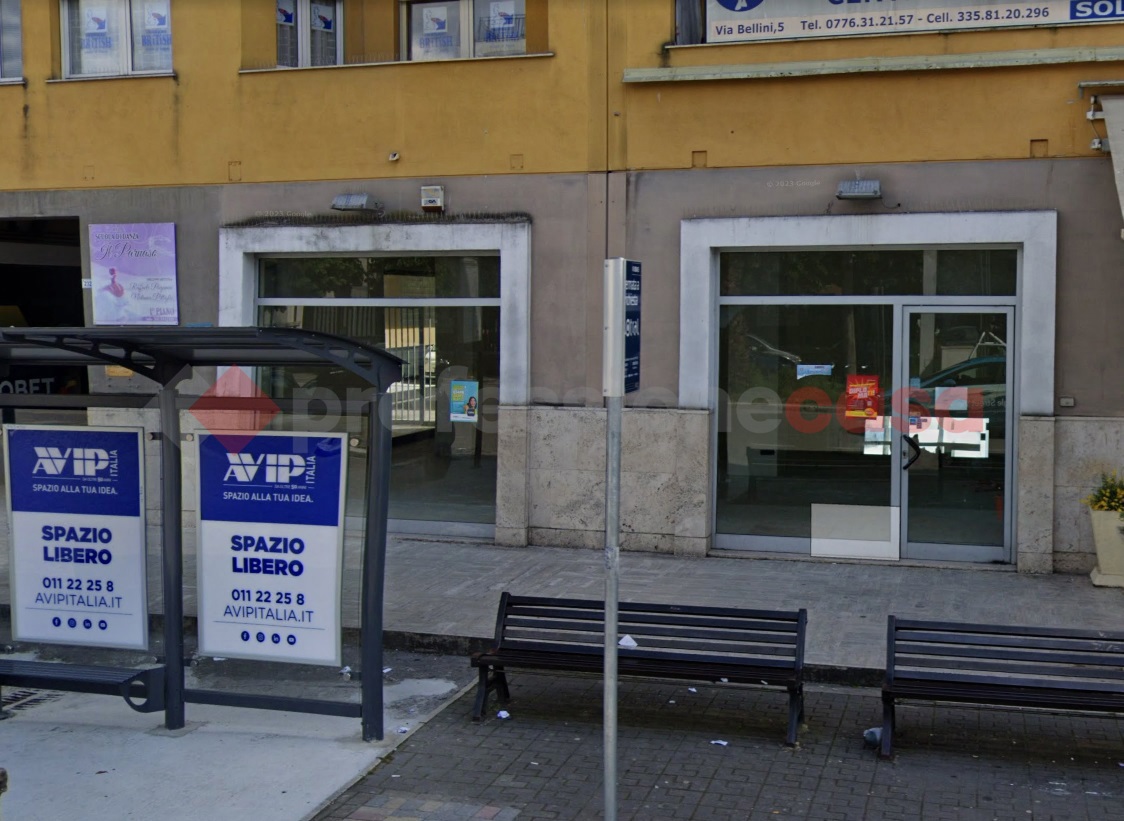 Negozio in affitto a Cassino