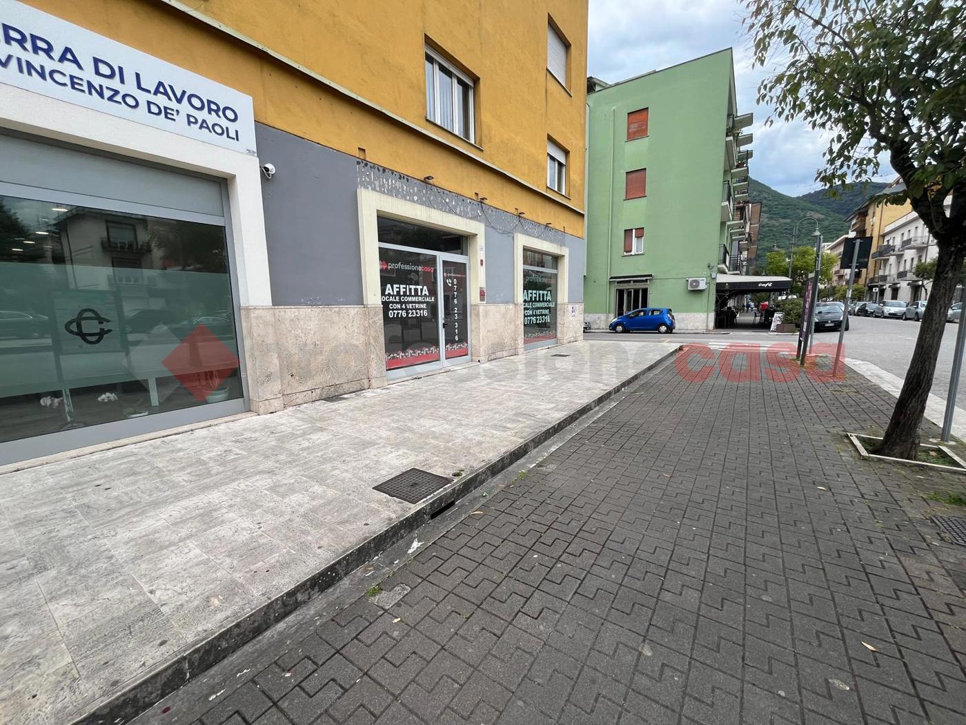 Negozio in affitto a Cassino