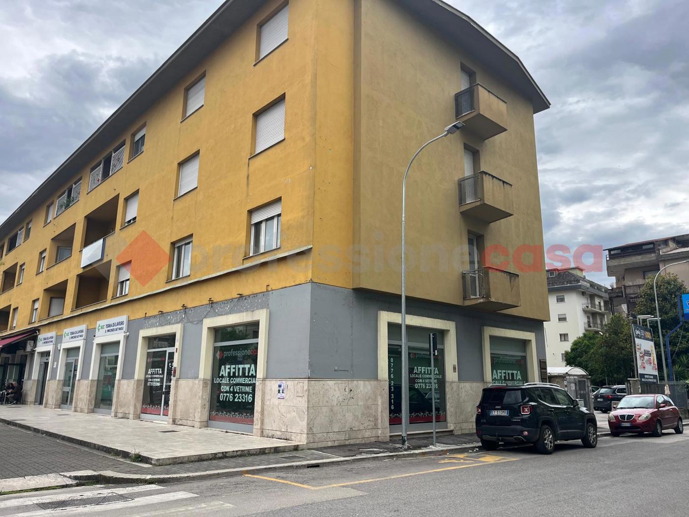 Negozio in affitto a Cassino