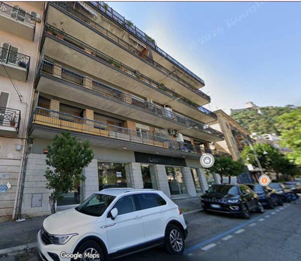 Negozio in affitto a Cassino