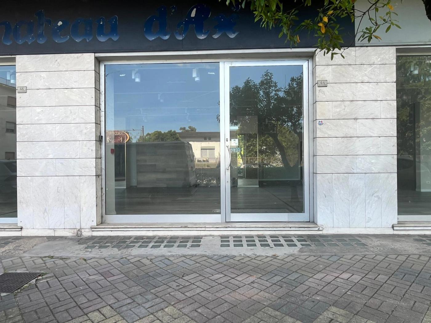 Negozio in affitto a Cassino