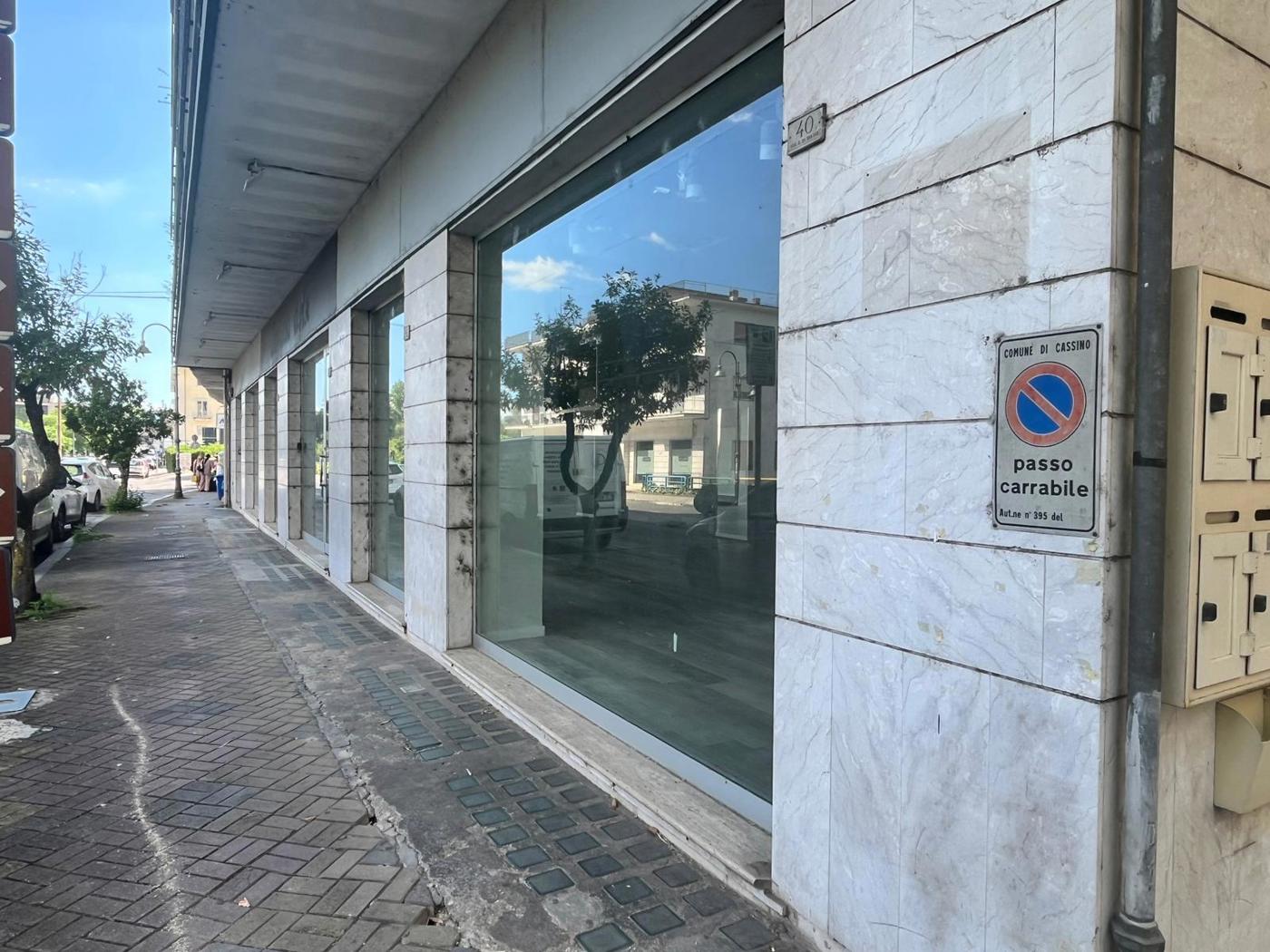 Negozio in affitto a Cassino