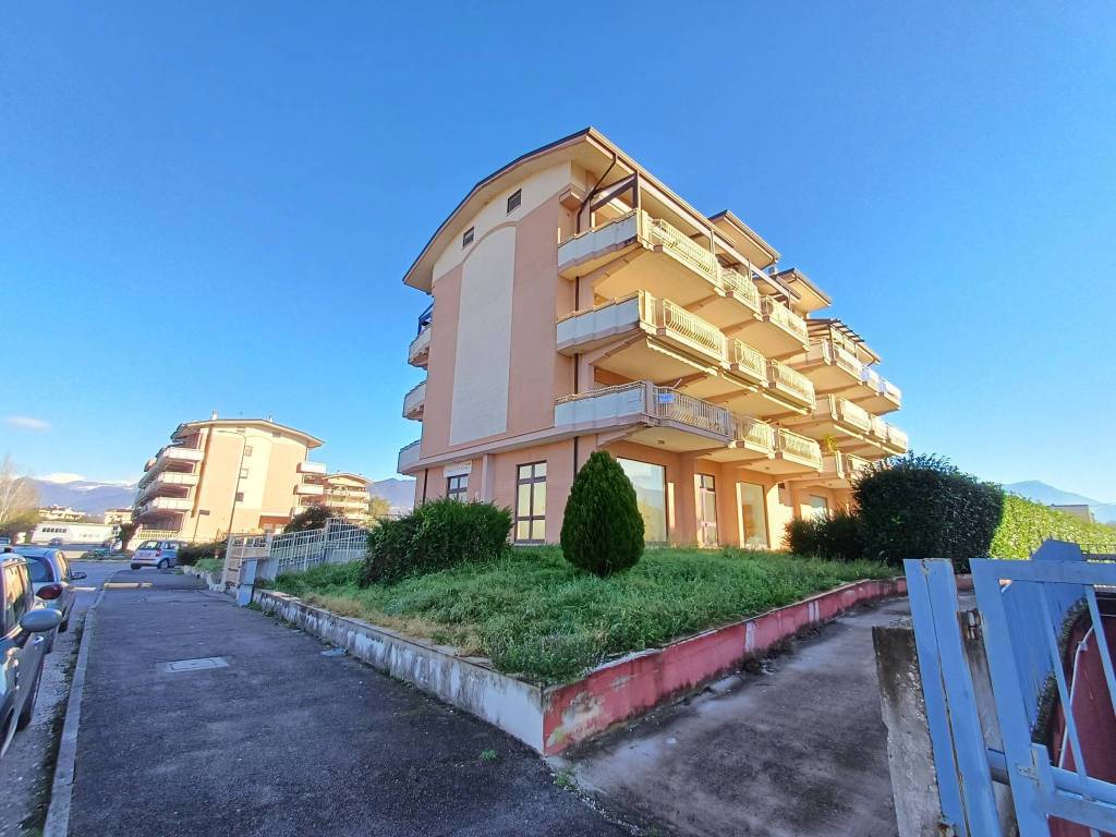 Negozio in vendita a Cassino