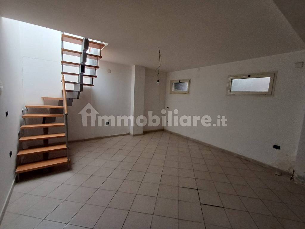 Negozio in vendita a Cassino