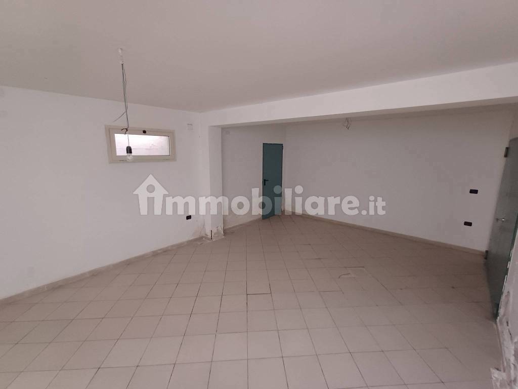 Negozio in vendita a Cassino
