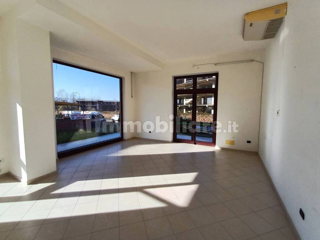 Negozio in vendita a Cassino
