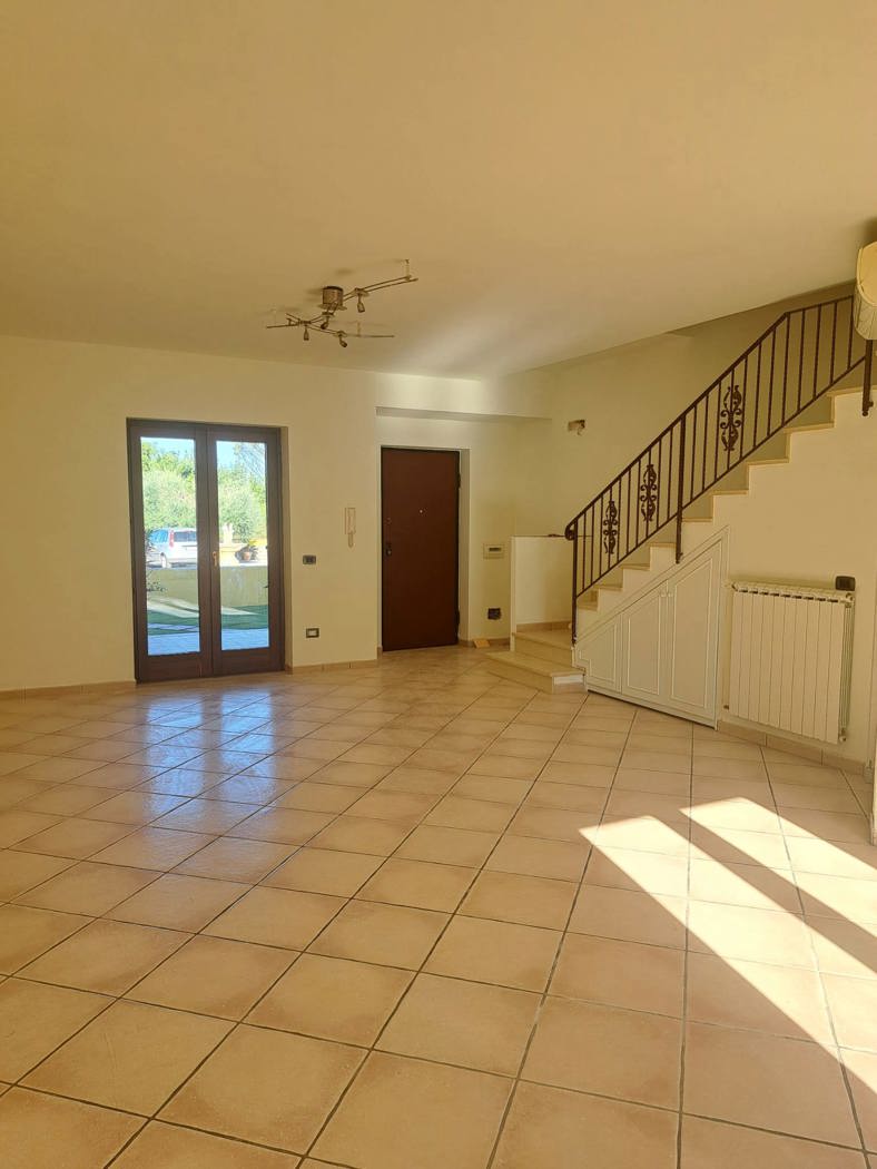 Villa in vendita a Cervaro