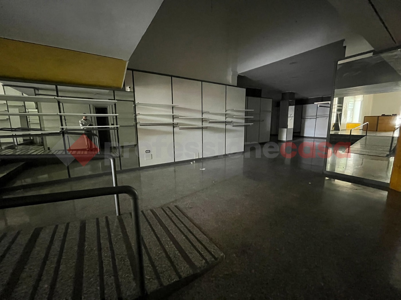 Negozio in affitto a Cassino