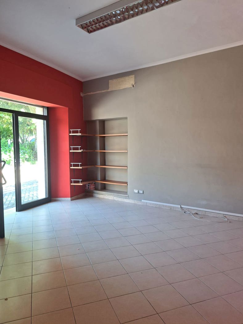 Negozio in affitto a Cervaro