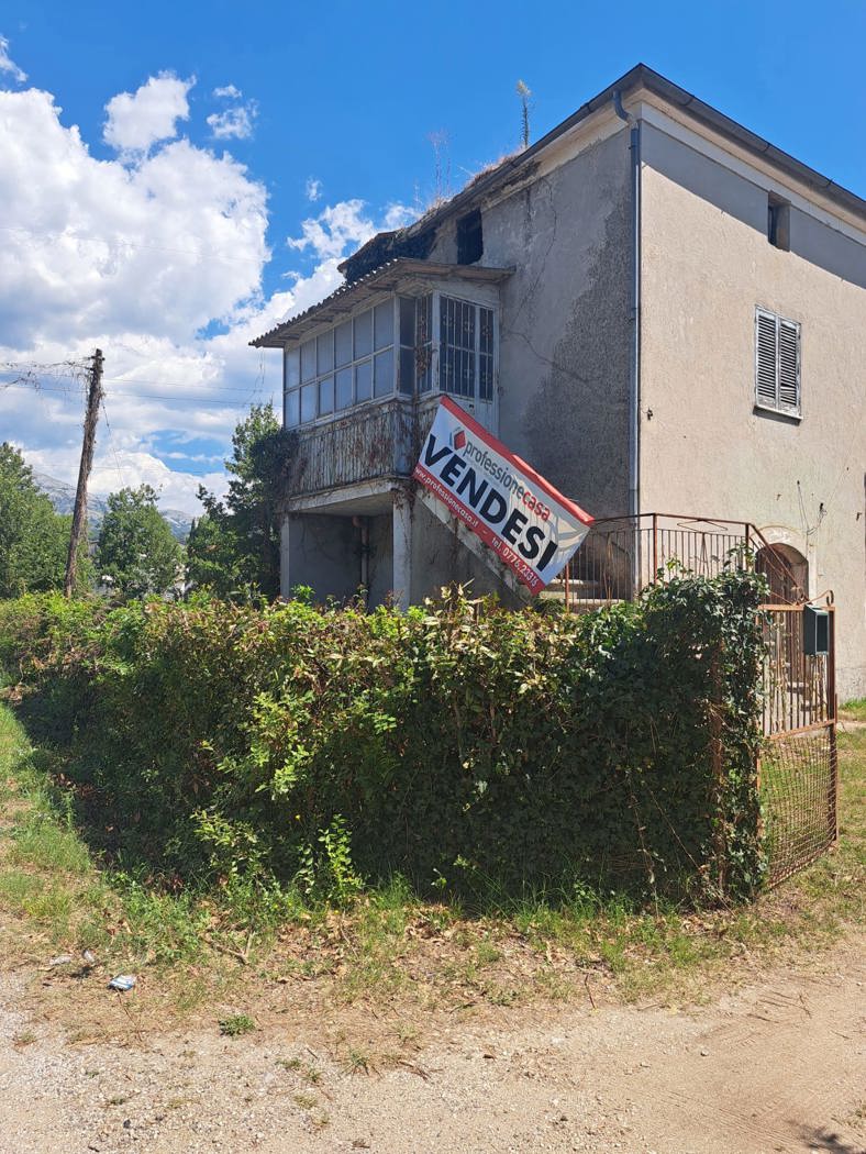 Rustico in vendita a Cervaro