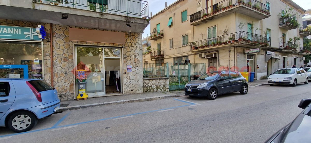 Negozio in affitto a Cassino
