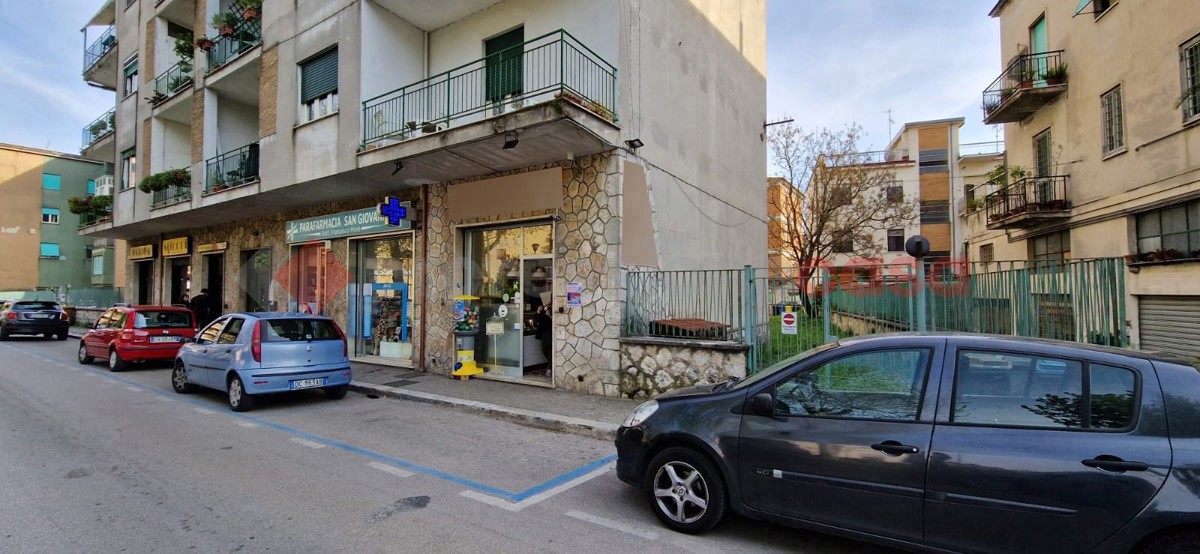 Negozio in affitto a Cassino