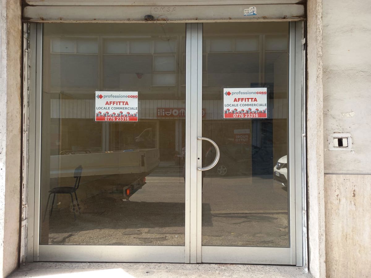 Negozio in affitto a Cassino