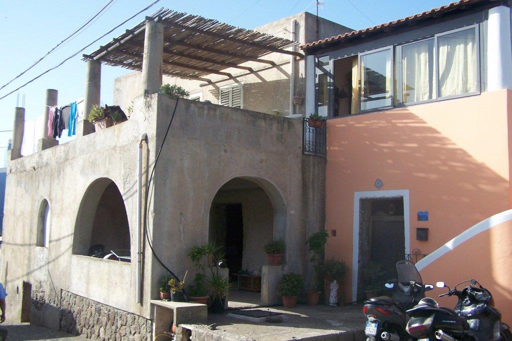 Casa indipendente in vendita in via stradale pianoconte, Lipari