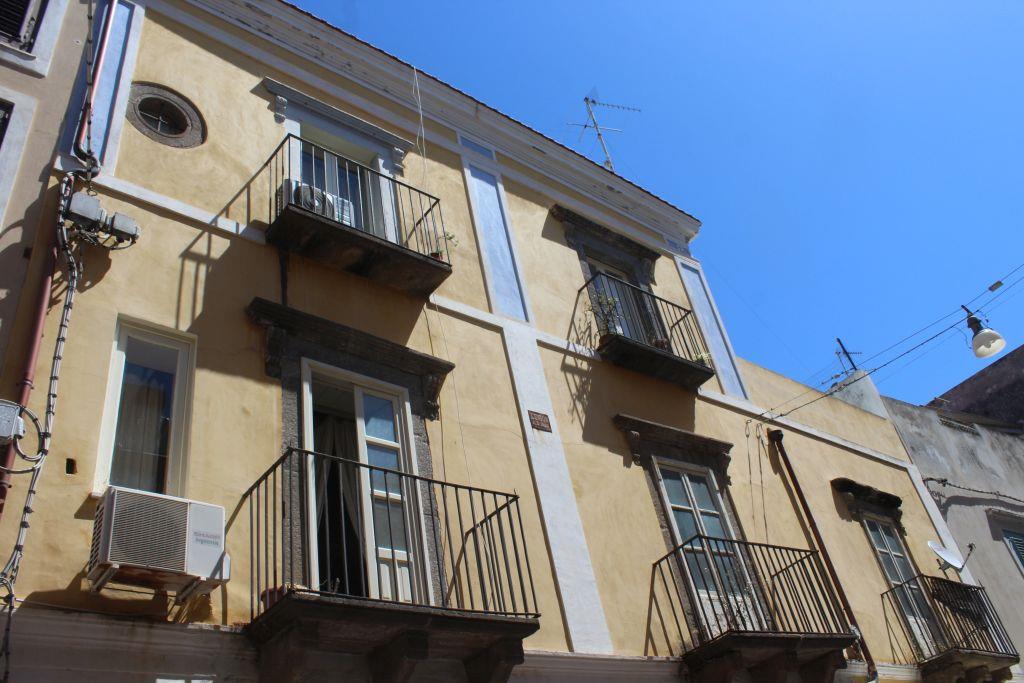 Casa indipendente con terrazzo in via maurolico, Lipari