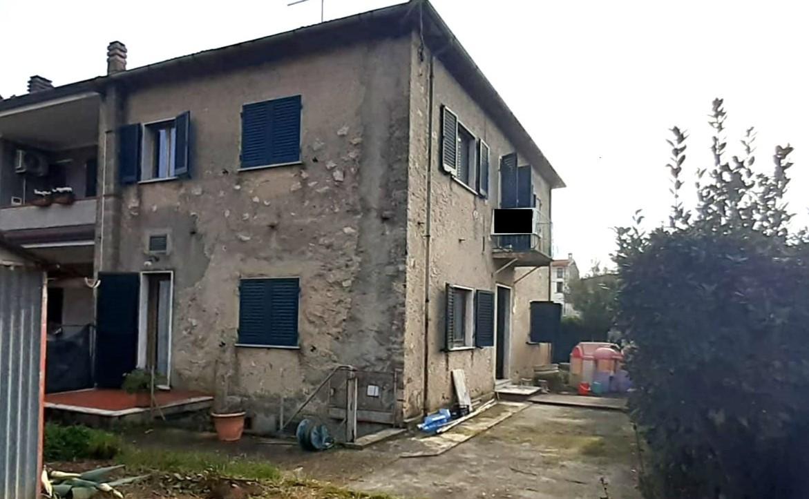 Casa indipendente con giardino, Seravezza pozzi