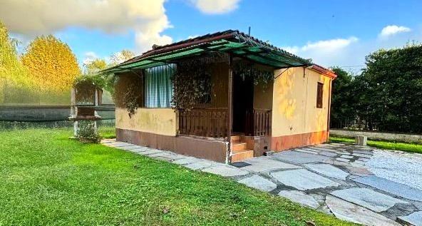 Casa indipendente con giardino, Pietrasanta fiumetto