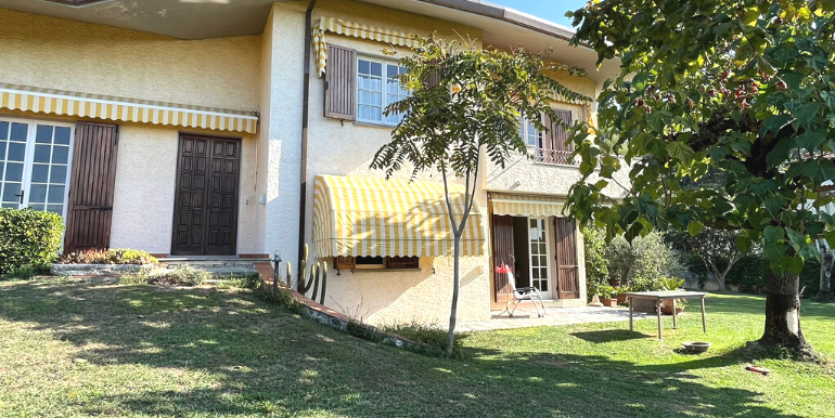 Casa indipendente con giardino, Pietrasanta strettoia