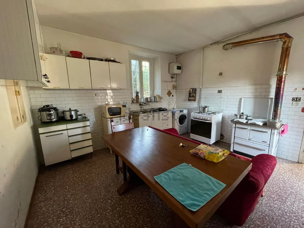 Casa indipendente con giardino, Seravezza pozzi