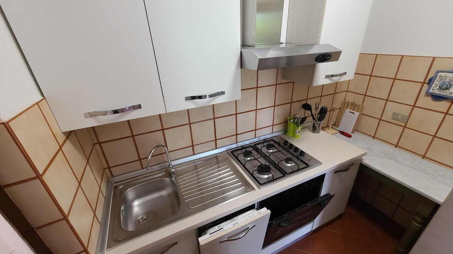 Villa Trifamiliari con giardino, Pietrasanta tonfano