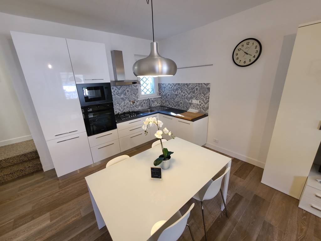 Villa arredata in affitto, Pietrasanta fiumetto