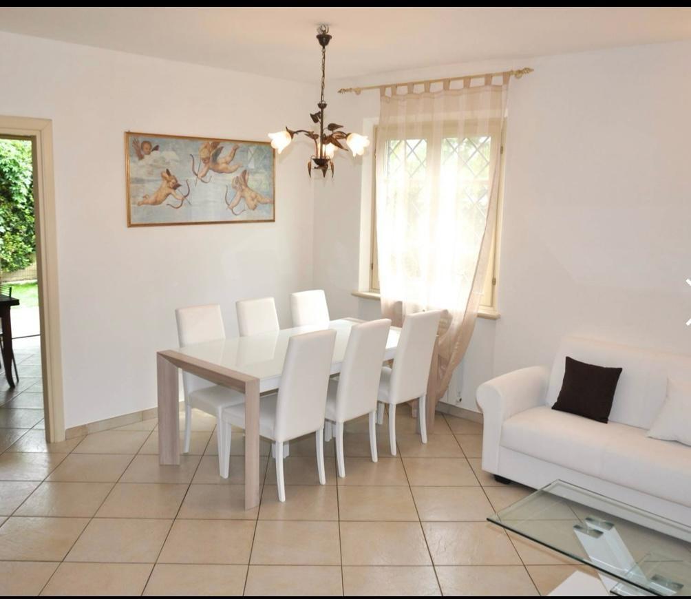 Villa Bifamiliare con giardino, Seravezza querceta