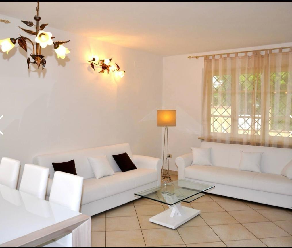 Villa Bifamiliare con giardino, Seravezza querceta