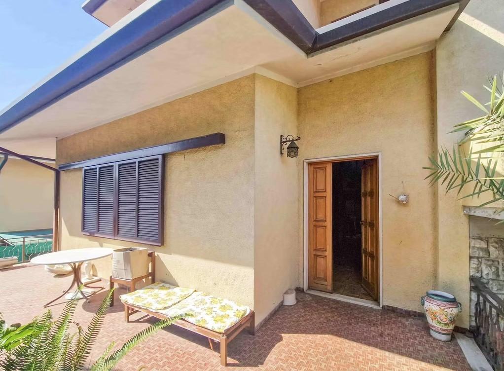 Villa con giardino, Pietrasanta centro