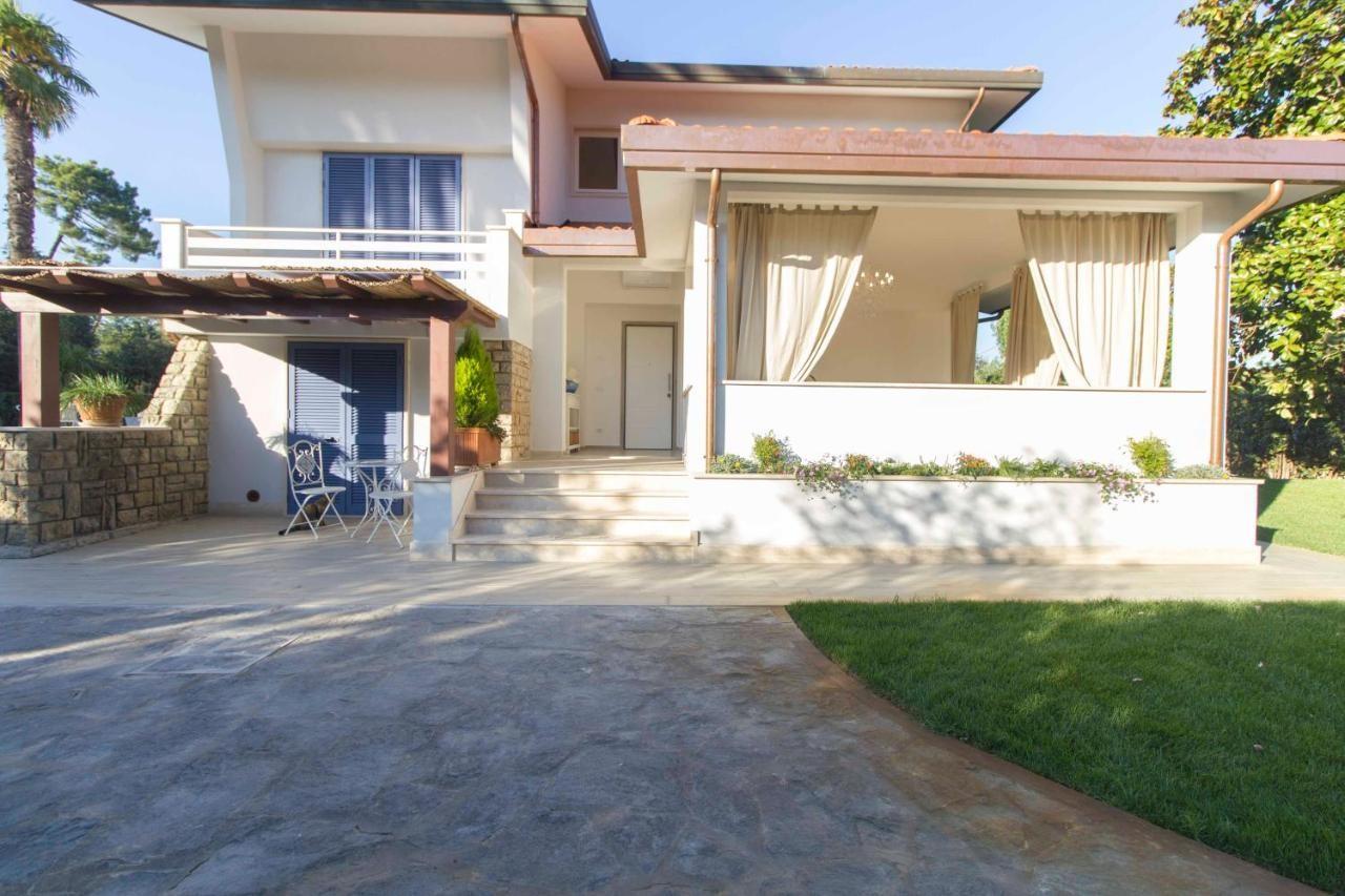 Villa arredata in affitto, Pietrasanta marina di