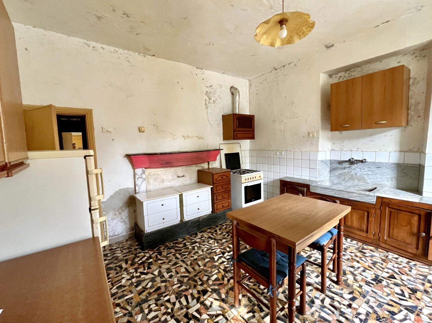 Rustico con giardino, Pietrasanta valdicastello carducci