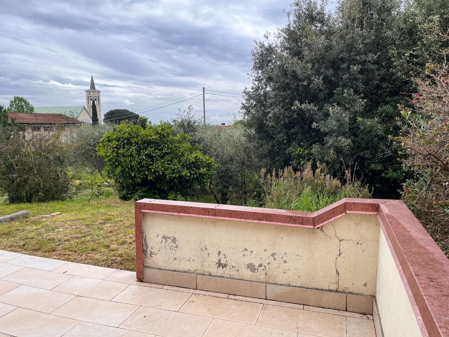 Casa indipendente arredata in affitto, Pietrasanta strettoia