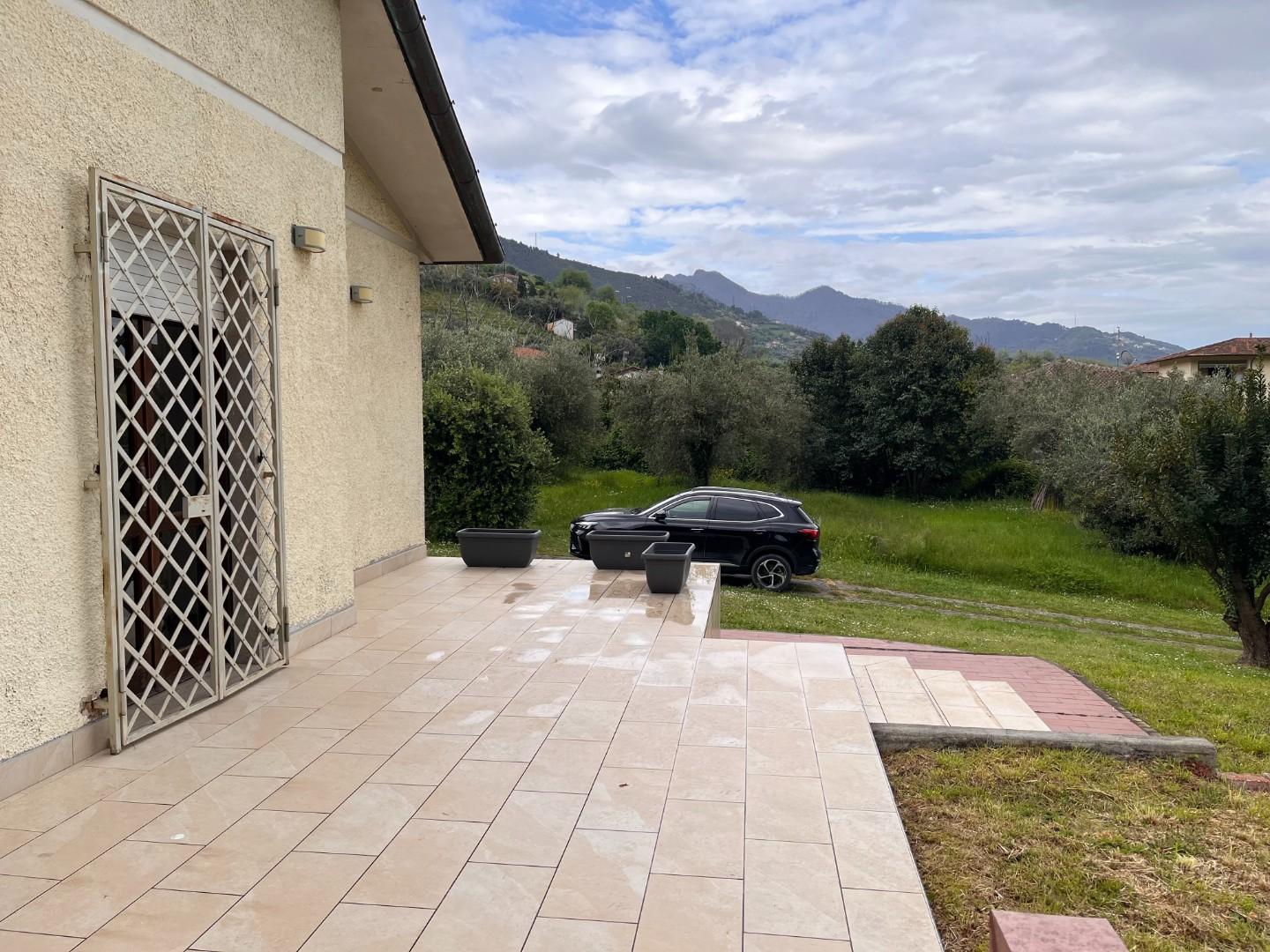 Casa indipendente arredata in affitto, Pietrasanta strettoia