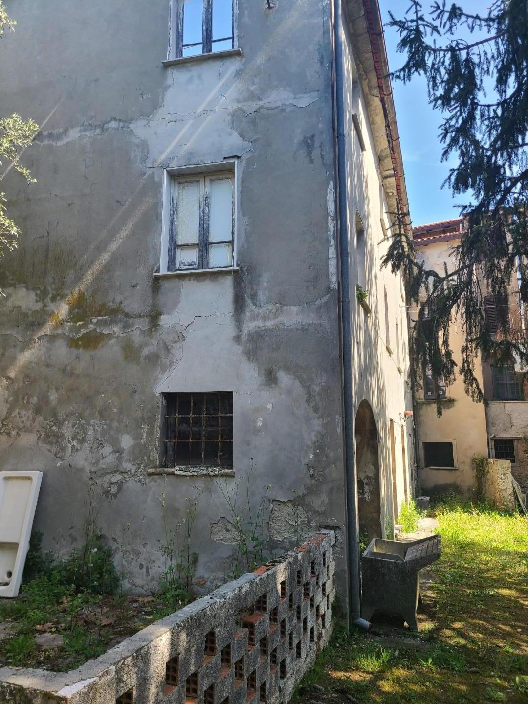Casa indipendente con giardino, Seravezza pozzi