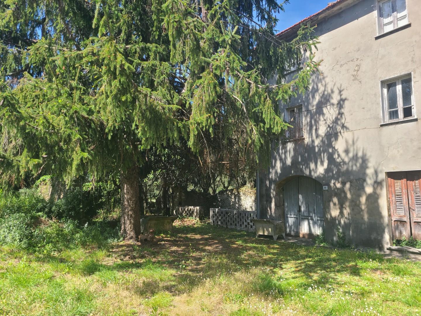 Casa indipendente con giardino, Seravezza pozzi