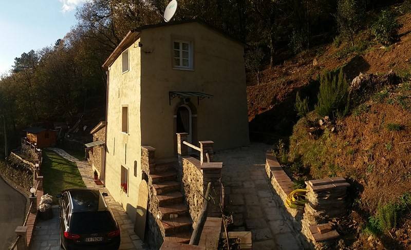 Rustico con giardino, Seravezza centro