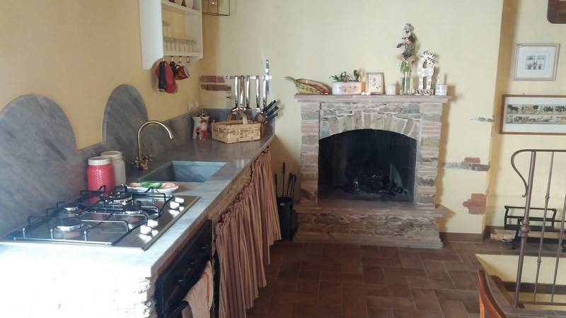 Rustico con giardino, Seravezza centro