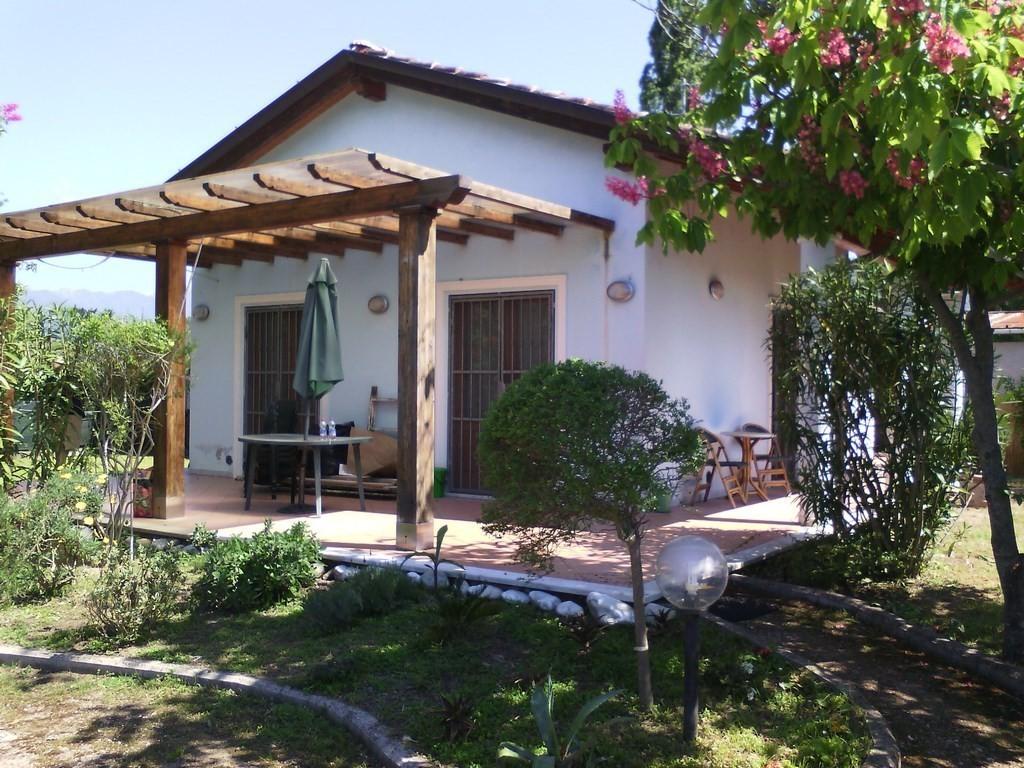 Casa indipendente con giardino, Pietrasanta tonfano