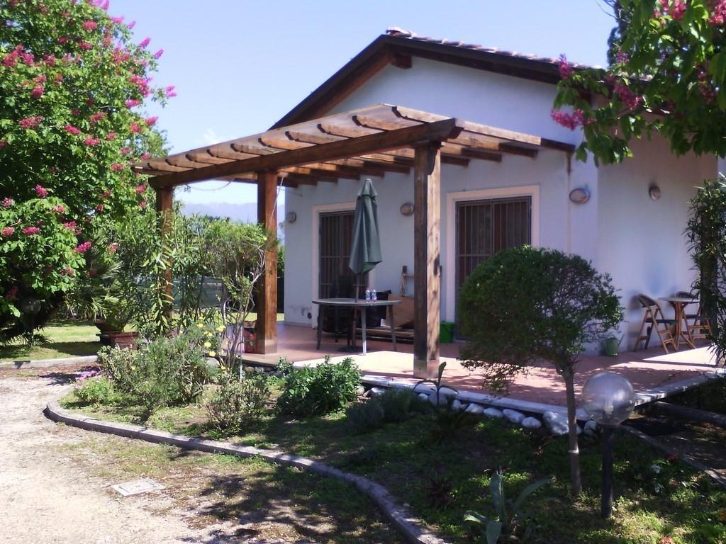 Casa indipendente con giardino, Pietrasanta tonfano