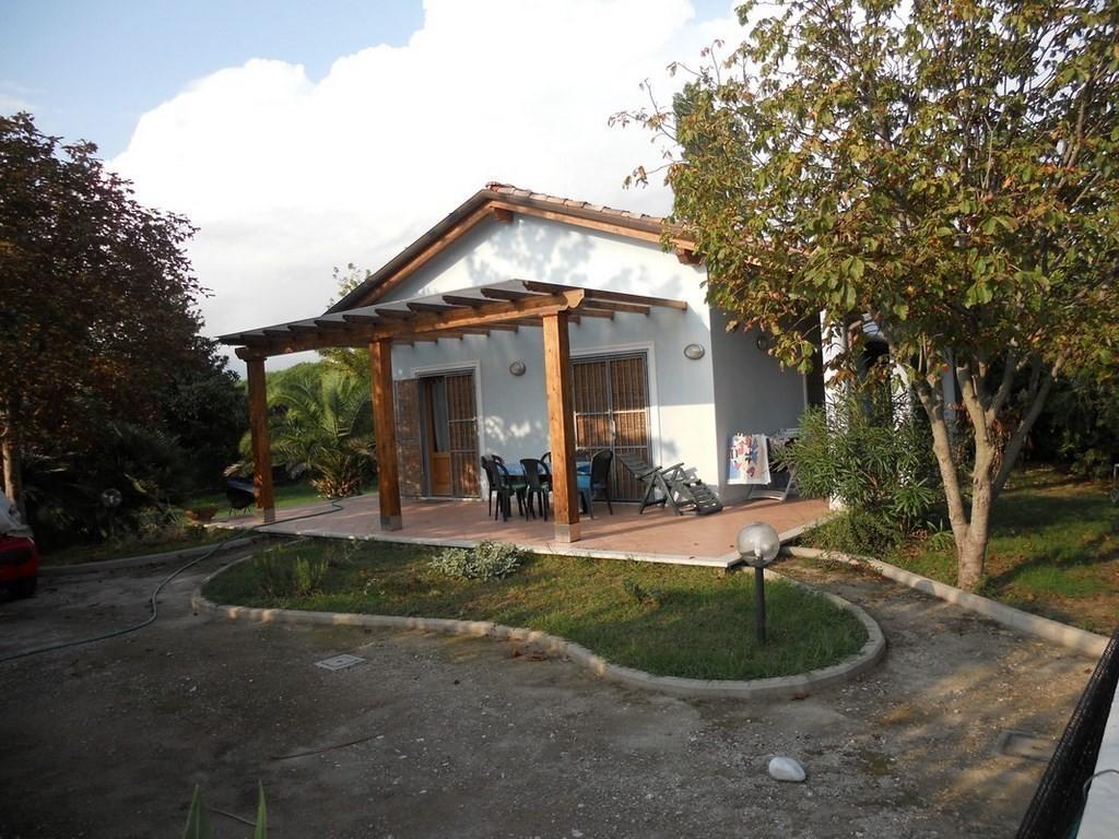 Casa indipendente con giardino, Pietrasanta tonfano