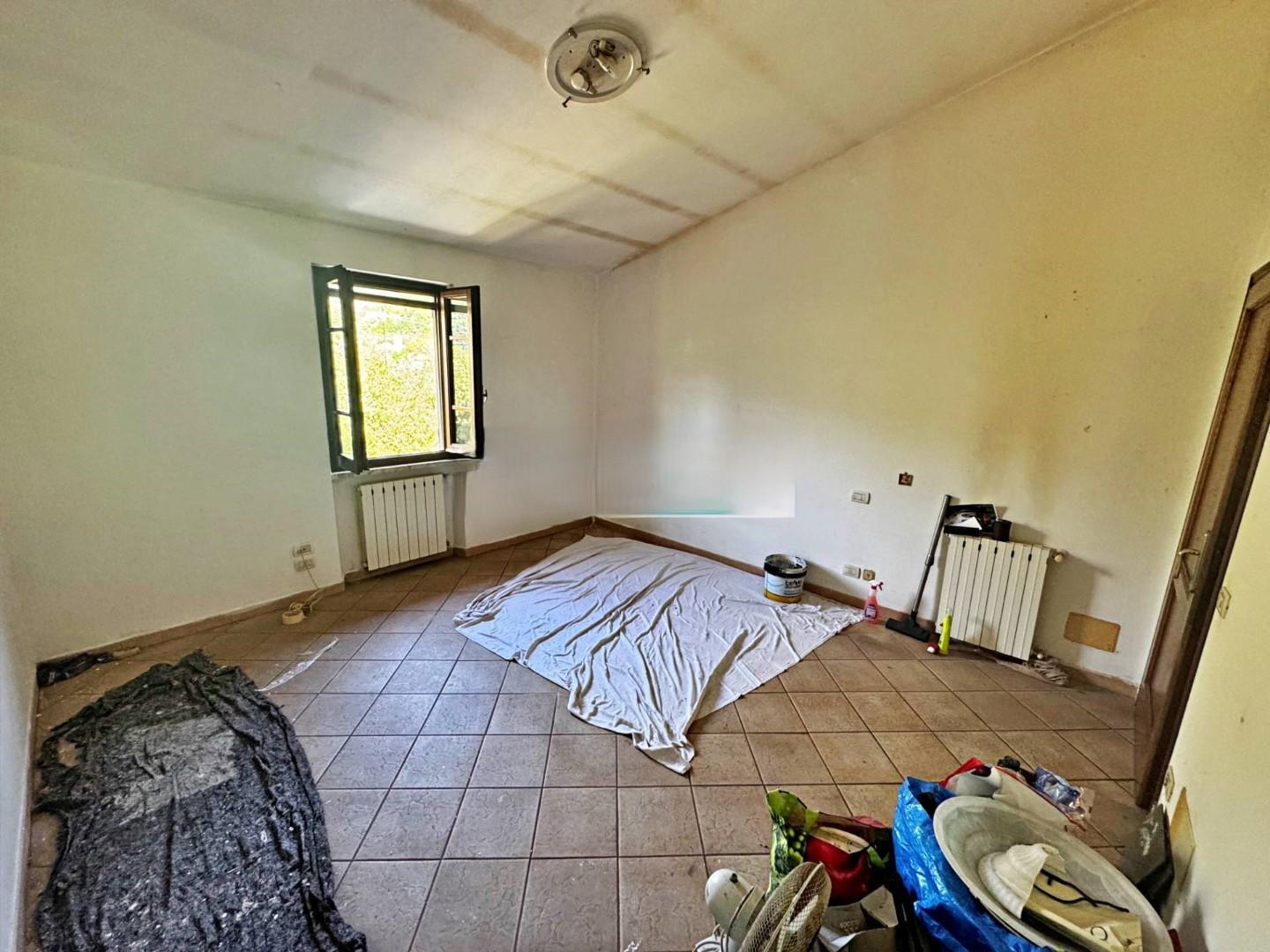 Villa con giardino, Seravezza pozzi