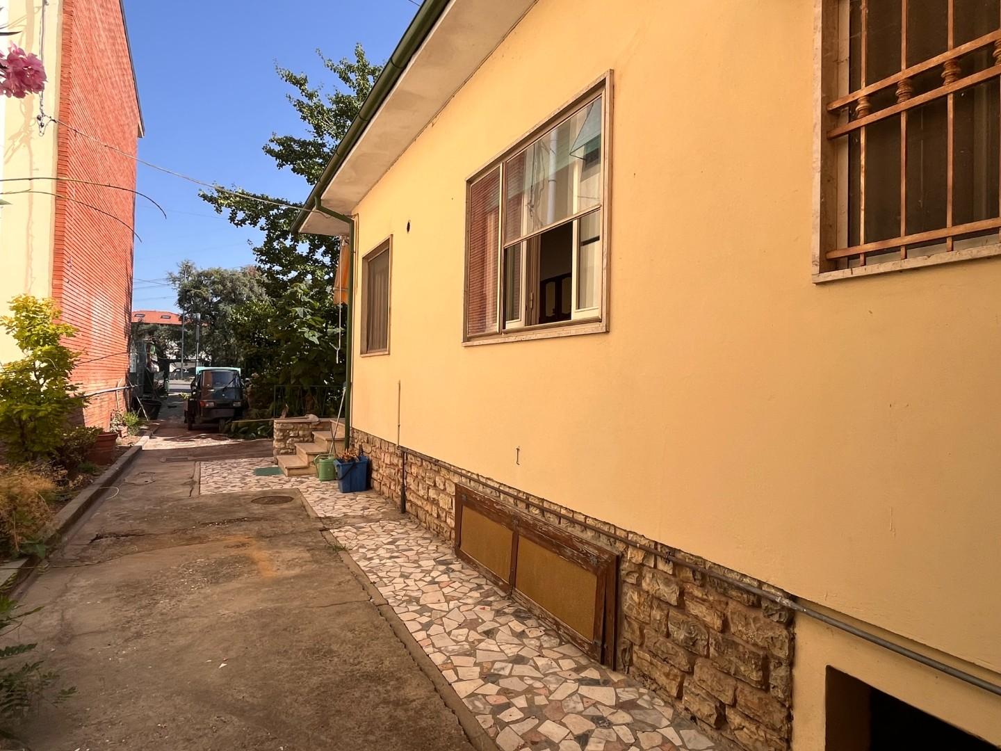 Casa indipendente con giardino, Seravezza ripa