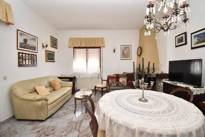 Villa con giardino, Seravezza ripa