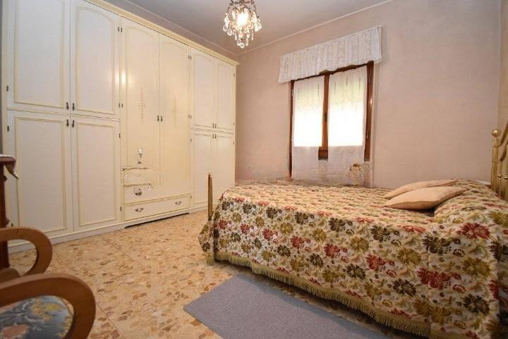 Villa con giardino, Seravezza ripa