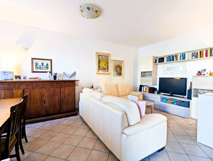 Villa Quadrifamiliari con giardino, Pietrasanta centro