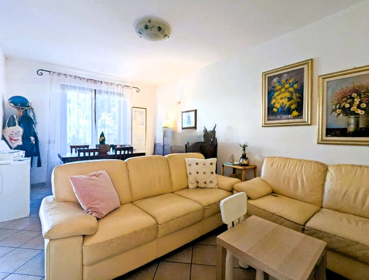 Villa Quadrifamiliari con giardino, Pietrasanta centro